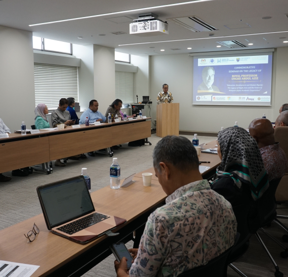 Seminar Memperingati Legasi Profesor Diraja Ungku Aziz