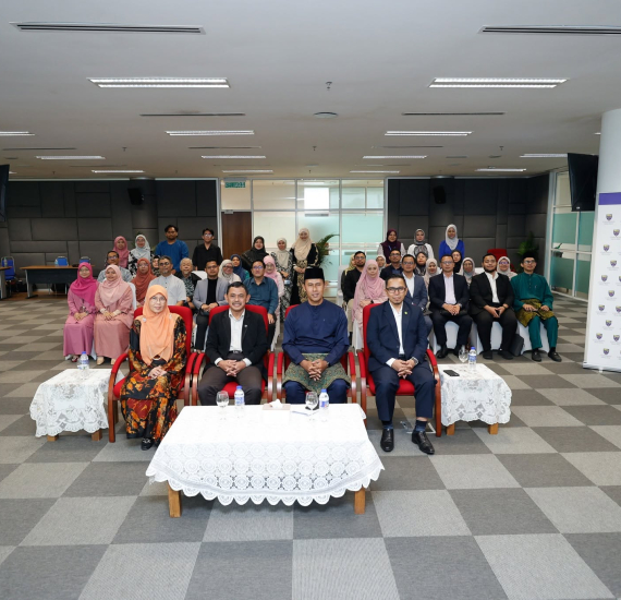 Majlis Pertukaran Mou Antara UAC Dan LZS