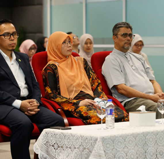 Majlis Pertukaran Mou Antara UAC Dan LZS