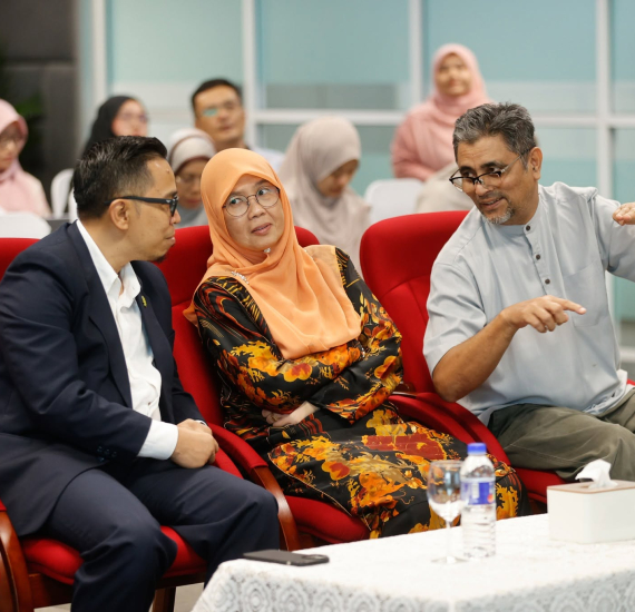 Majlis Pertukaran Mou Antara UAC Dan LZS