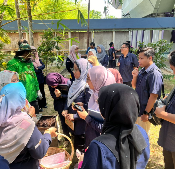 Lawatan Penanda Aras Projek Komuniti UAC Ke UiTM Dungun Dan UMK