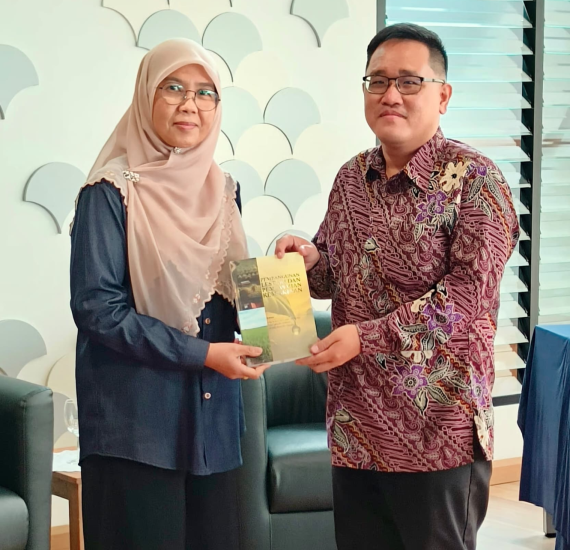 BEDAH BUKU
