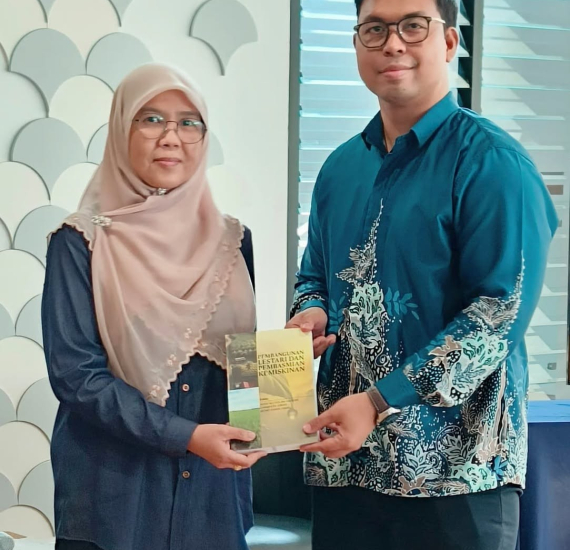 BEDAH BUKU