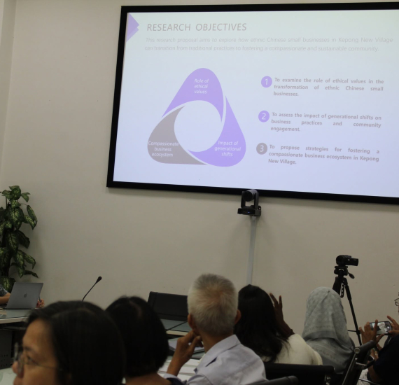 Forum bertajuk "Socioeconomic Status Among Urban Chinese B40 in Kepong”