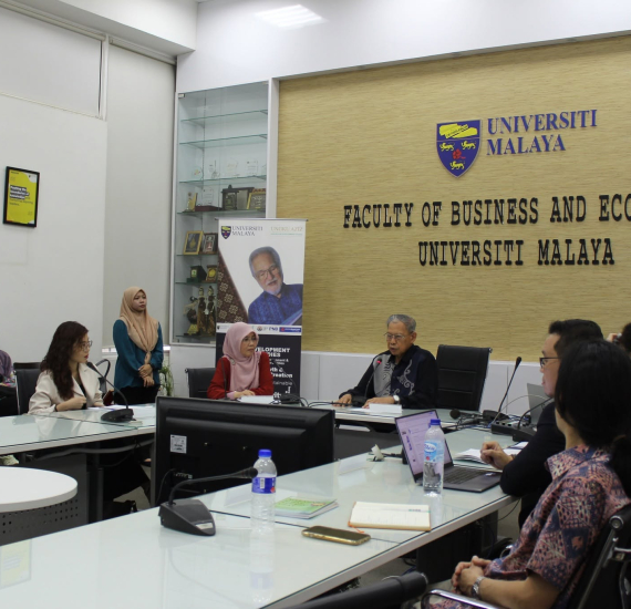 Forum bertajuk "Socioeconomic Status Among Urban Chinese B40 in Kepong”