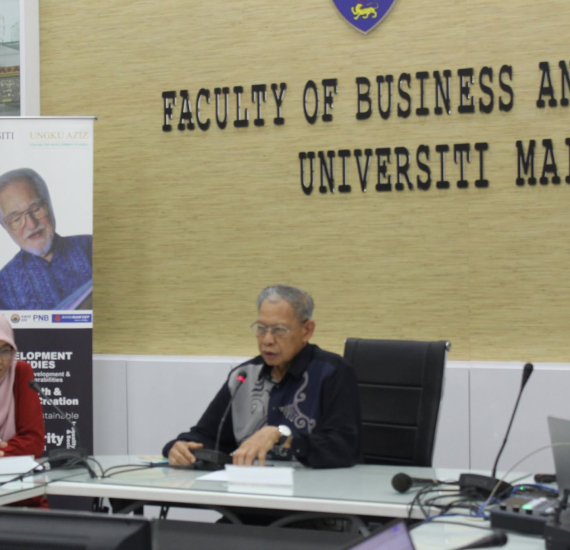 Forum bertajuk "Socioeconomic Status Among Urban Chinese B40 in Kepong”